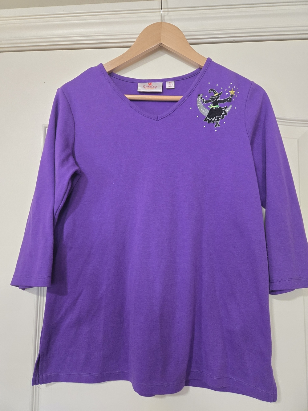 Quacker Factory Purple Long Sleeve V-Neck Top with Witch Moon Accent Halloween